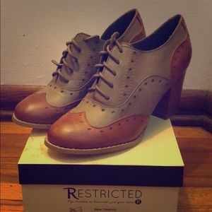 Restricted Traffic olive/whisky bootie